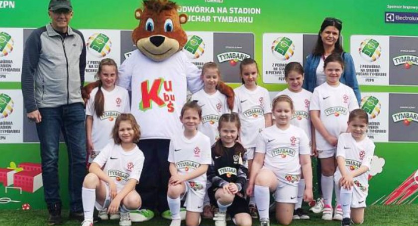 Z podwórka na stadion