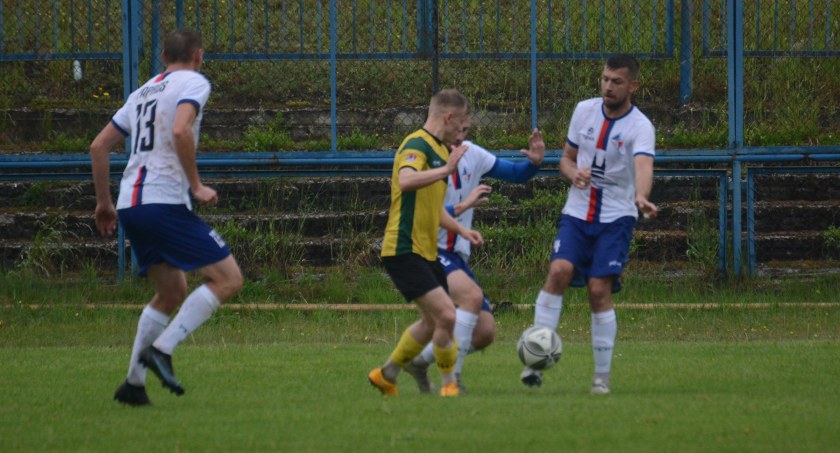 Hummel IV liga. Granat zmierzył się z Łysicą Bodzentyn. I co?