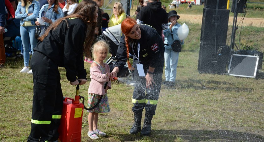 Bezpieczne wakacje na wodą - piknik strażacki w Bliżynie 