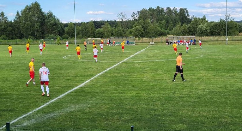 Granat zagrał  z Victorią Mniów w pierwszym meczu kontrolnym 