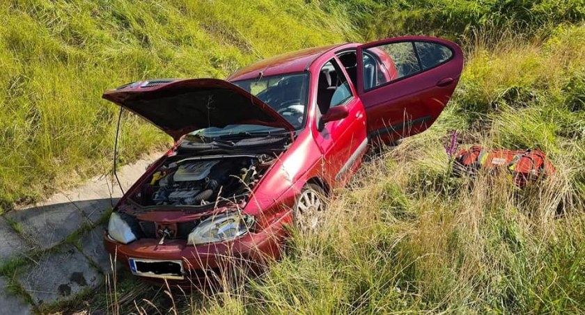 Wypadek w Suchedniowie. Gdzie jest kierowca pojazdu?