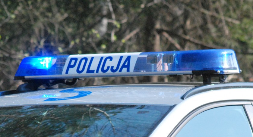 Kradzież na terenie gminy Łączna. Zniknęły m.in. płatnicze karty