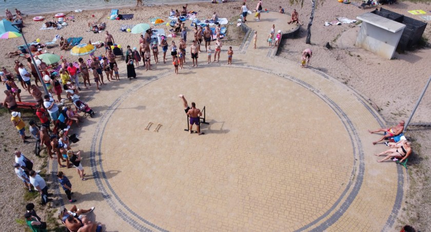 Rejów. Piknik i pomoc psiakom