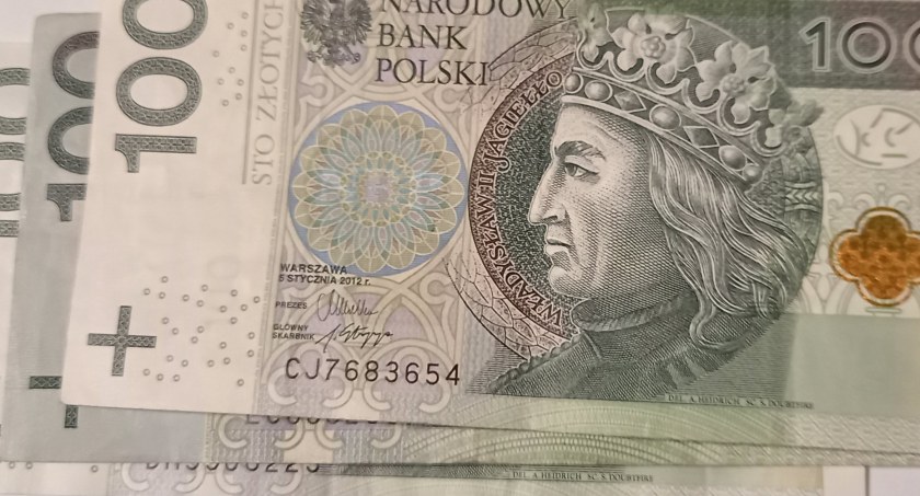 Radny Żmijewski pyta: panie starosto kiedy będą pieniądze na remont w skarżyskim szpitalu?