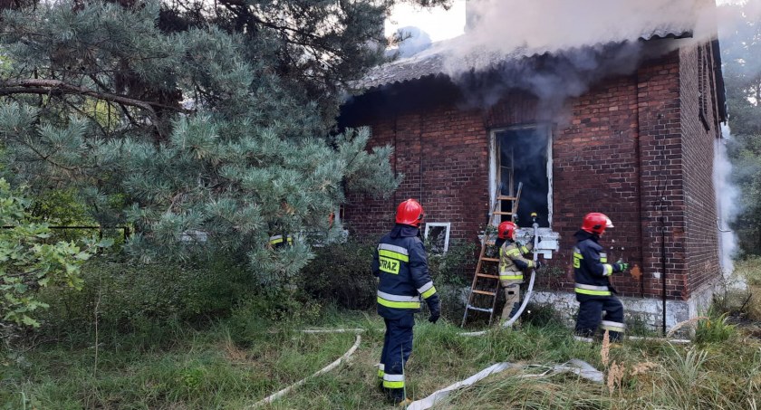 Pożar w Skarżysku-Kam. Strażacy mieli kłopoty z dojazdem