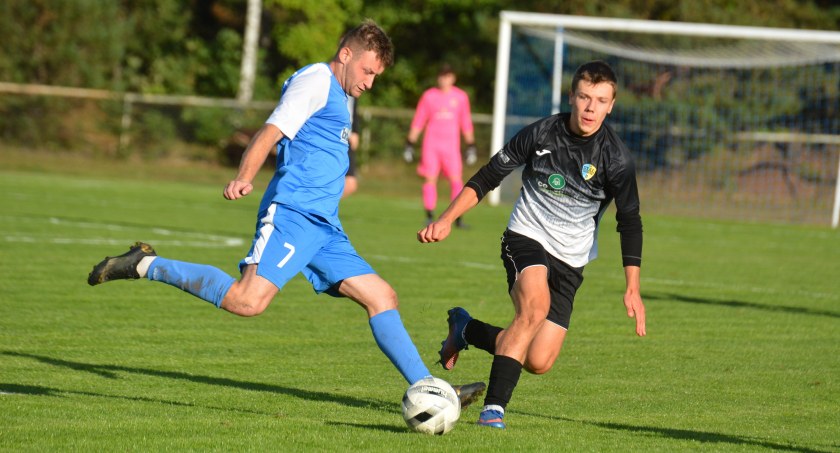 Hummel IV liga. Orlicz nadal bez zwycięstwa, kończył mecz w dziewiątkę 