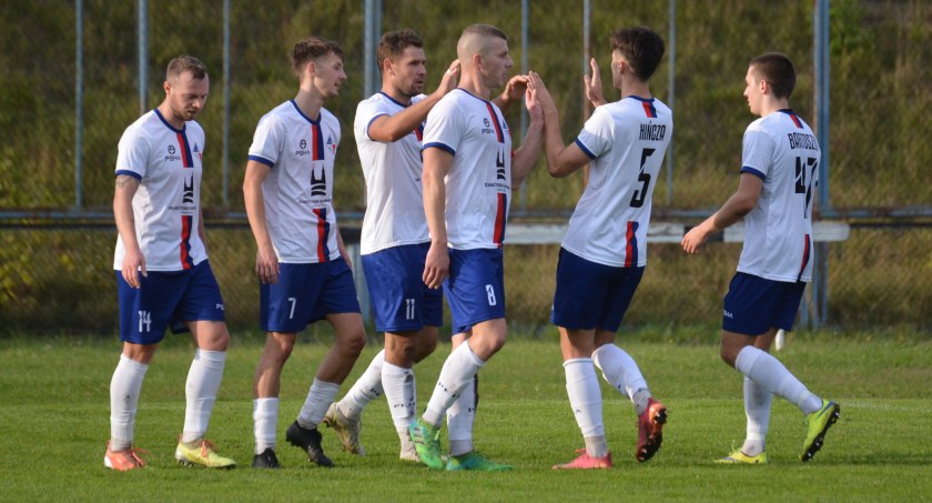 Hummel IV liga:  54. derby powiatu skarżyskiego za nami