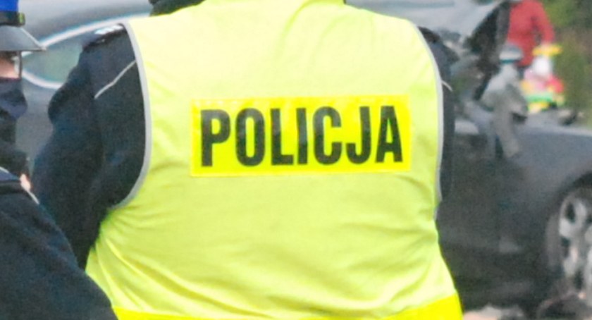Złodziej w skarżyskim garażu. Teraz szukają go policjanci