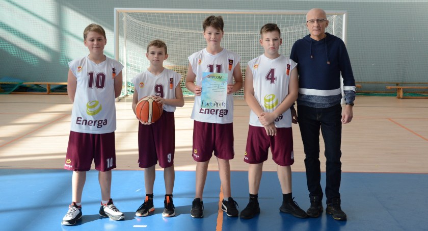 Rywalizowali w koszykówce 3x3, chłopcy z SP 13 najlepsi 