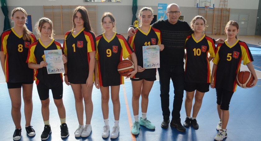 Mistrzostwa Skarżyska szkół podstawowychw koszykówce 3x3 dziewcząt 