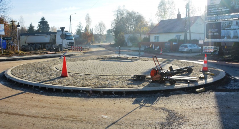 Skarżysko. Będzie dojazd do cmentarza na Łyżwach