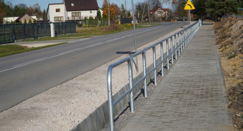 Nowy chodnik w Mostkach