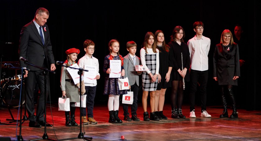 Z pieśnią do Niepodległej. Znamy laureatów konkursu pieśni patriotycznej w Skarżysku 