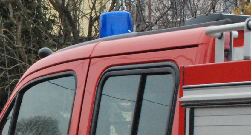 Strażacka interwencja na ul. Torowej w Skarżysku-Kam. Mężczyzna stracił przytomność