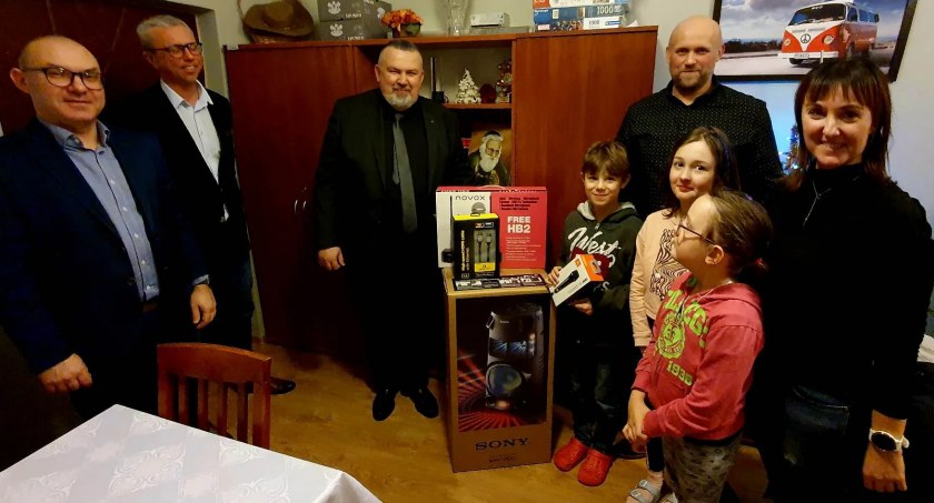 Radni PiS wspierają dzieci z 