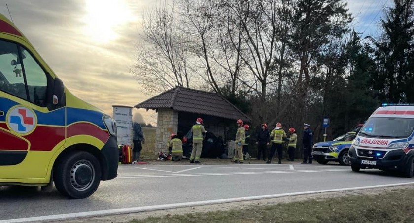 Wypadek na drodze wojewódzkiej. Sprawczynią mieszkanka powiatu skarżyskiego