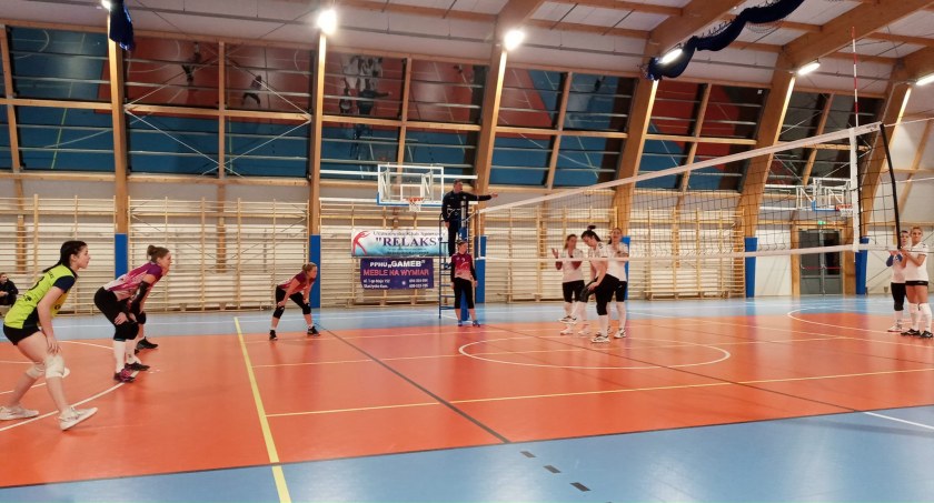 Siatkówka. Dziesiąte zwycięstwo Gameb UKS Relaks Skarżysko 