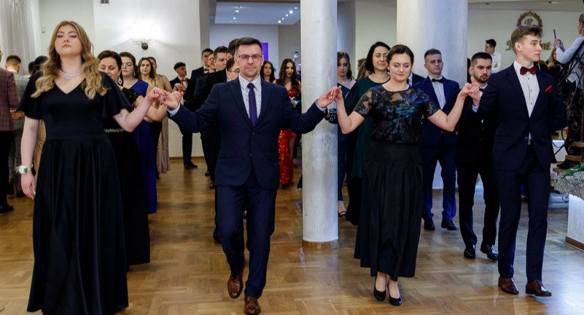 Studniówka Zespołu Szkół Technicznych. Młodzież bawiła się w Suchedniowie 