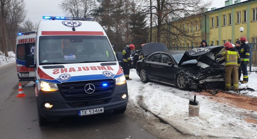 Zderzenie dwóch pojazdów w Skarżysku-Kam. Kto wymusił pierwszeństwo?