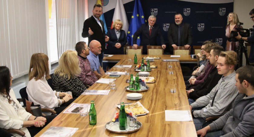 Niezłomni ze Skarżyska-Kamiennej spotkali się z władzami województwa