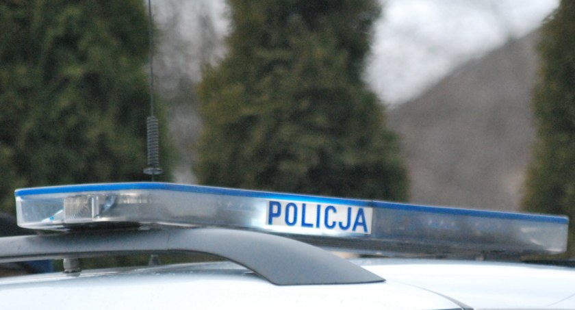 Zniszczone opony i straty na 1 tys. złotych. Kto za tym stoi?