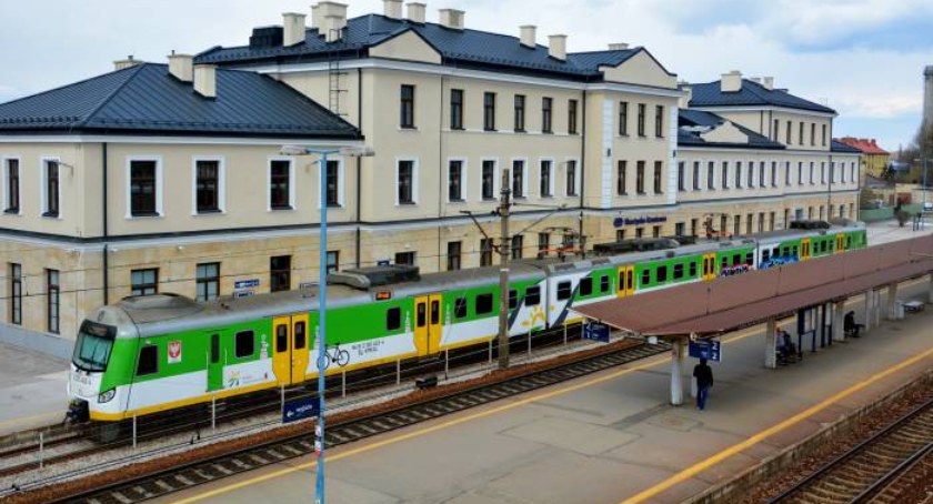 Prowizja wyższa niż cena biletu skarżą się pasażerowie ze Skarżyska
