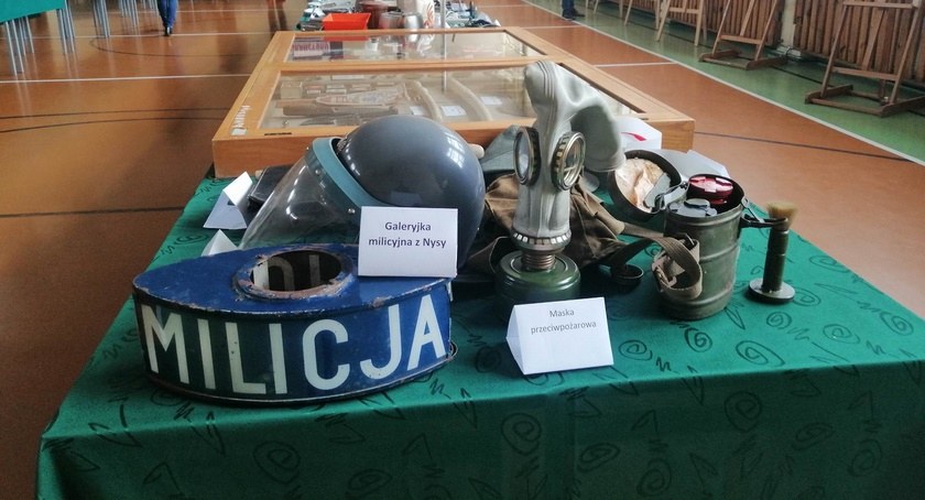 Powrót do czasów PRL - niezwykła wystawa w skarżyskim Mickiewiczu 