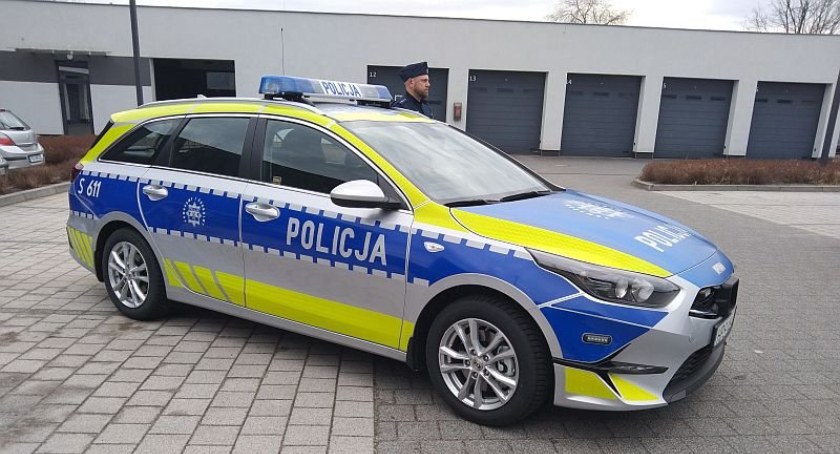 Skarżyscy policjanci będą nim ścigać przestępców. Nowe auto dla KPP