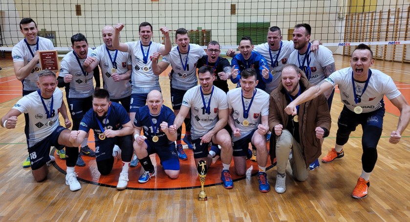 Siatkarze Cerrad Orlicz Suchedniów ze złotymi medalami