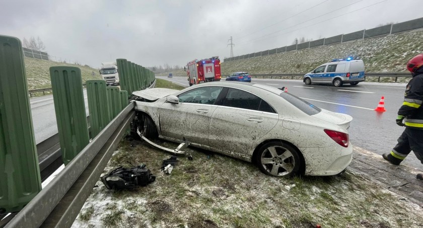 Kolizja w Wielki Czwartek. Stracił panowanie nad autem