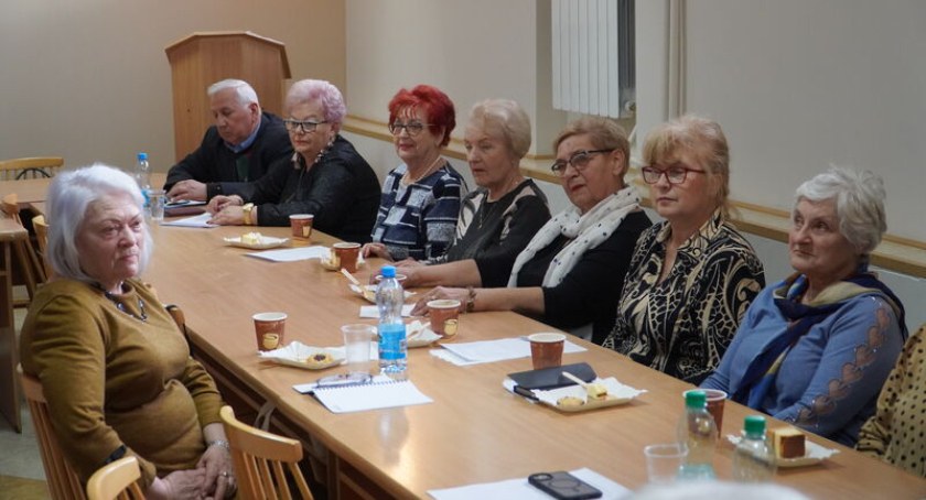 Wspólne posiedzenie Rady Seniorów Powiatu Skarżyskiego i Powiatowej Społecznej Rady Ds. Osób Niepełnosprawnych ze świątecznym akcentem
