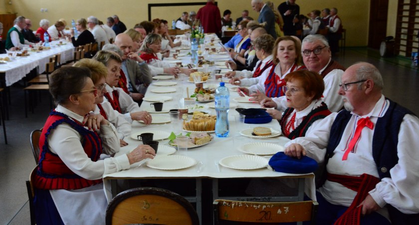 Zabawa z jajem - spotkanie integracyjne Kół Gospodyń Wiejskich powiatu skarżyskiego 