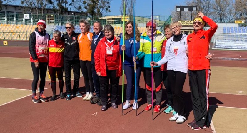 Pani Czesława Stępniewska uznana miotaczka ze Skarżyska promowała Powiat Skarżyski na mistrzostwach świata w lekkiej atletyce