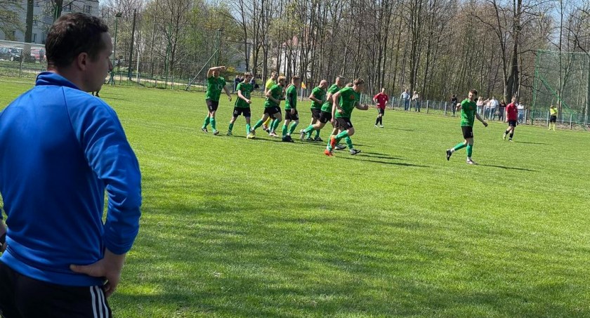 B klasa. Siedem bramek Dzików w Fałkowie 