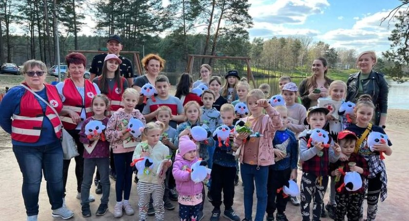 Posprzątali teren przy zalewie na Rejowie w ramach obchodów Dnia Ziemi