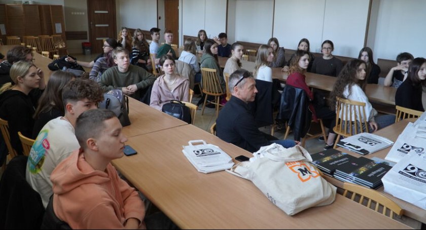 Młodzież z Gymnasium Tostedt w Dolnej Saksonii i I LO w Skarżysku, odwiedziła starostwo