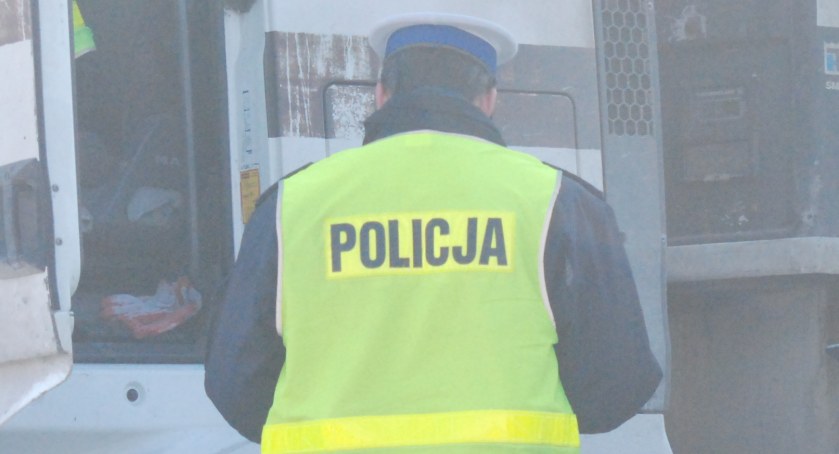 Długi weekend rozpoczęty. Skarżyscy policjanci przypominają o bezpieczeństwie na drogach