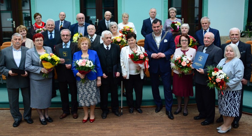 14. par ze Skarżyska świętowało Złoty Jubileusz. Dostali odznaczenia od prezydenta Polski 