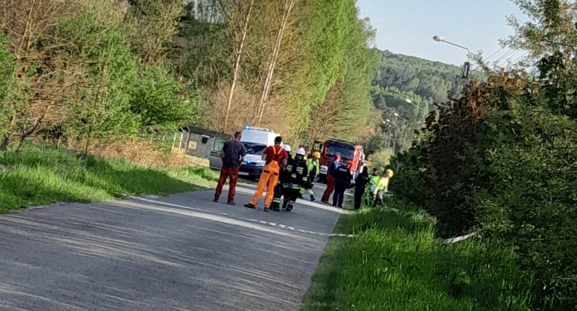 PILNE: wieczorna akcja strażaków w miejscowości Brzeście w gminie Bliżyn. Rozszczelniona magistrala gazowa