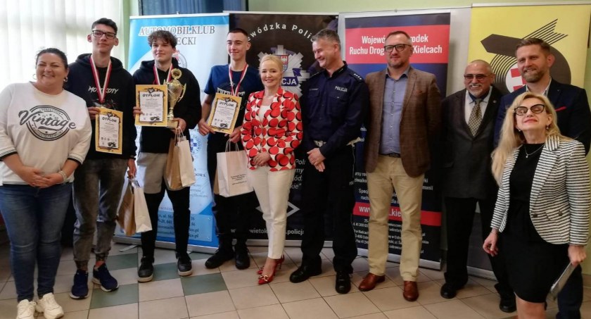 Uczniowie mechatronika znają się na motoryzacji