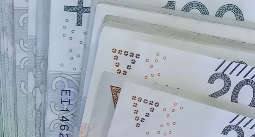 Zaglądamy do kieszeni skarżyskich ludzi władzy