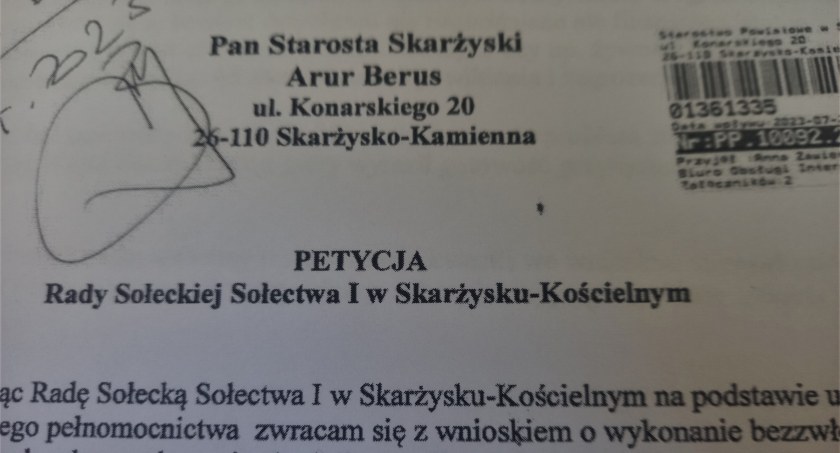 W Skarżysku Kościelnym domagają się chodnika 