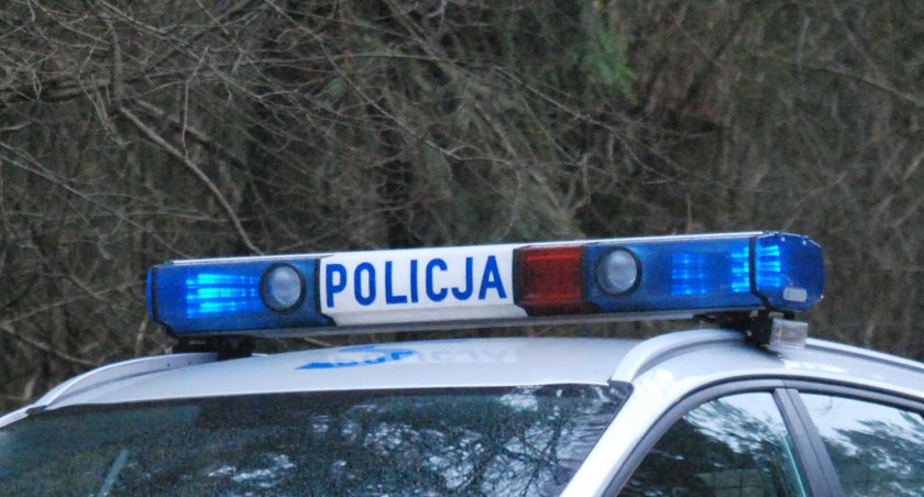 Zderzenie dwóch samochodów w Skarżysku-Kamiennej. Poszkodowane trafiły do szpitala