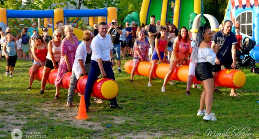 Kolejny udany piknik sportowo-integracyjny, w ramach partnerskiego projektu „Świętokrzyskie dla Ukrainy”, zorganizowany przez Powiat Skarżyski