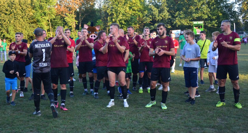 A klasa.Pierwsze domowe zwycięstwo Dzików Skarżysko, padło dużo bramek 