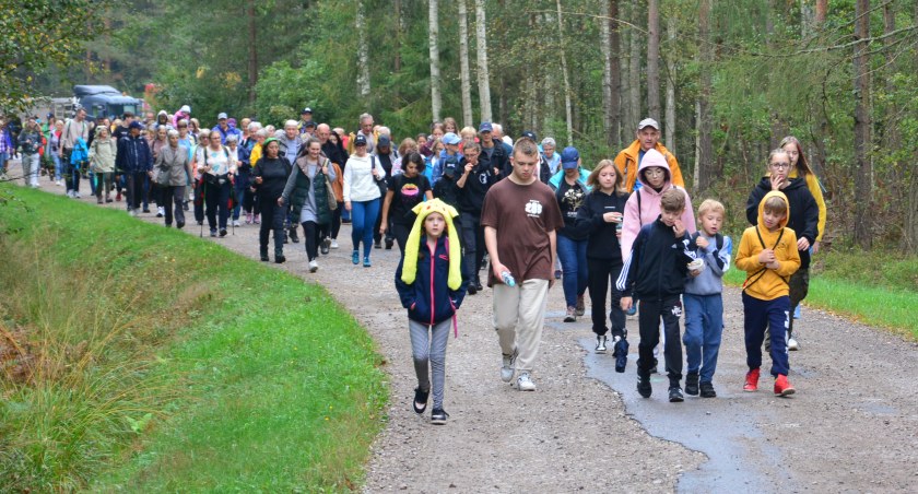  Odbył się Powiatowy Marszobieg. Zdobyli Koronę Gór Powiatu Skarżyskiego. 