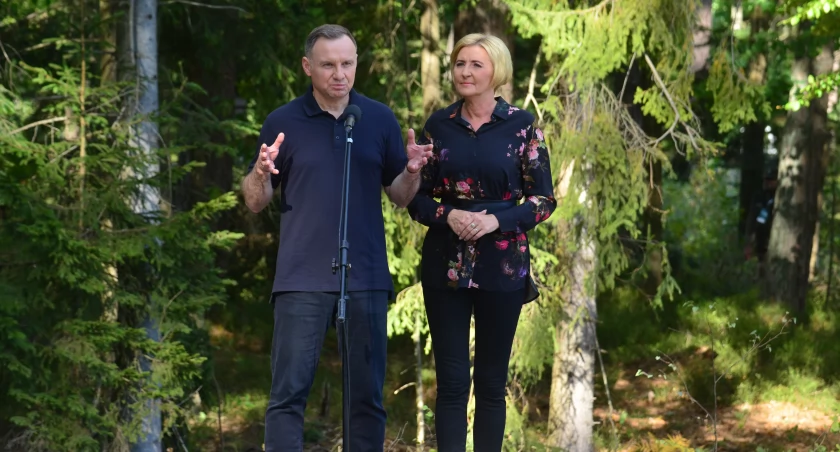 Prezydent Andrzej Duda wraz z Małżonką Agatą Kornhauser–Dudą wzięli udział w V edycji ogólnopolskiej akcji sadzenia drzew #sadziMY.