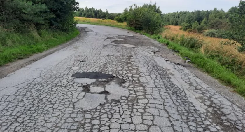 Powiat Skarżyski wyremontuje drogę w Zaskalu. Umowa z wykonawcą podpisana