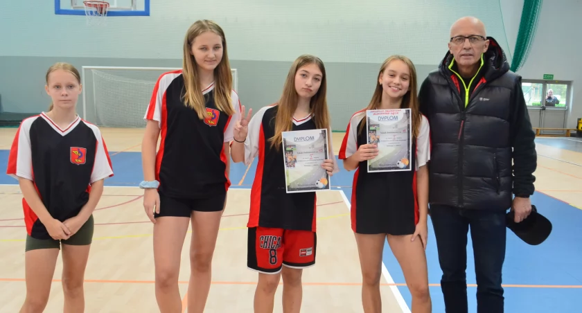 Dziewczęta z Trzynastki mistrzyniami Skarżyska w koszykówce 3x3 