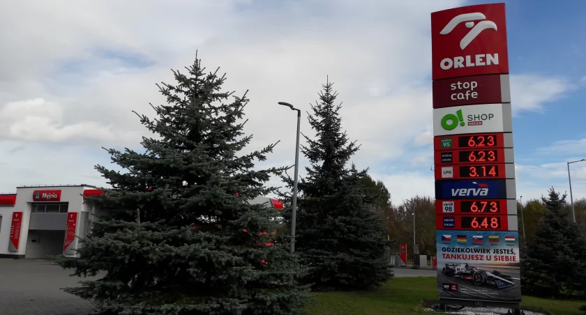 Tanio już było. Ile zapłacimy za tankowanie na stacjach w Skarżysku?